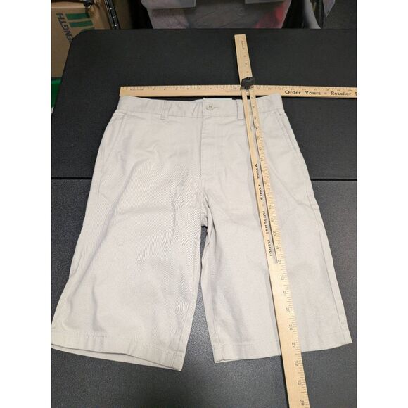 NWT Class Club Modern Fit Shorts include an adjustable waist and comfort stretch - Picture 5 of 5